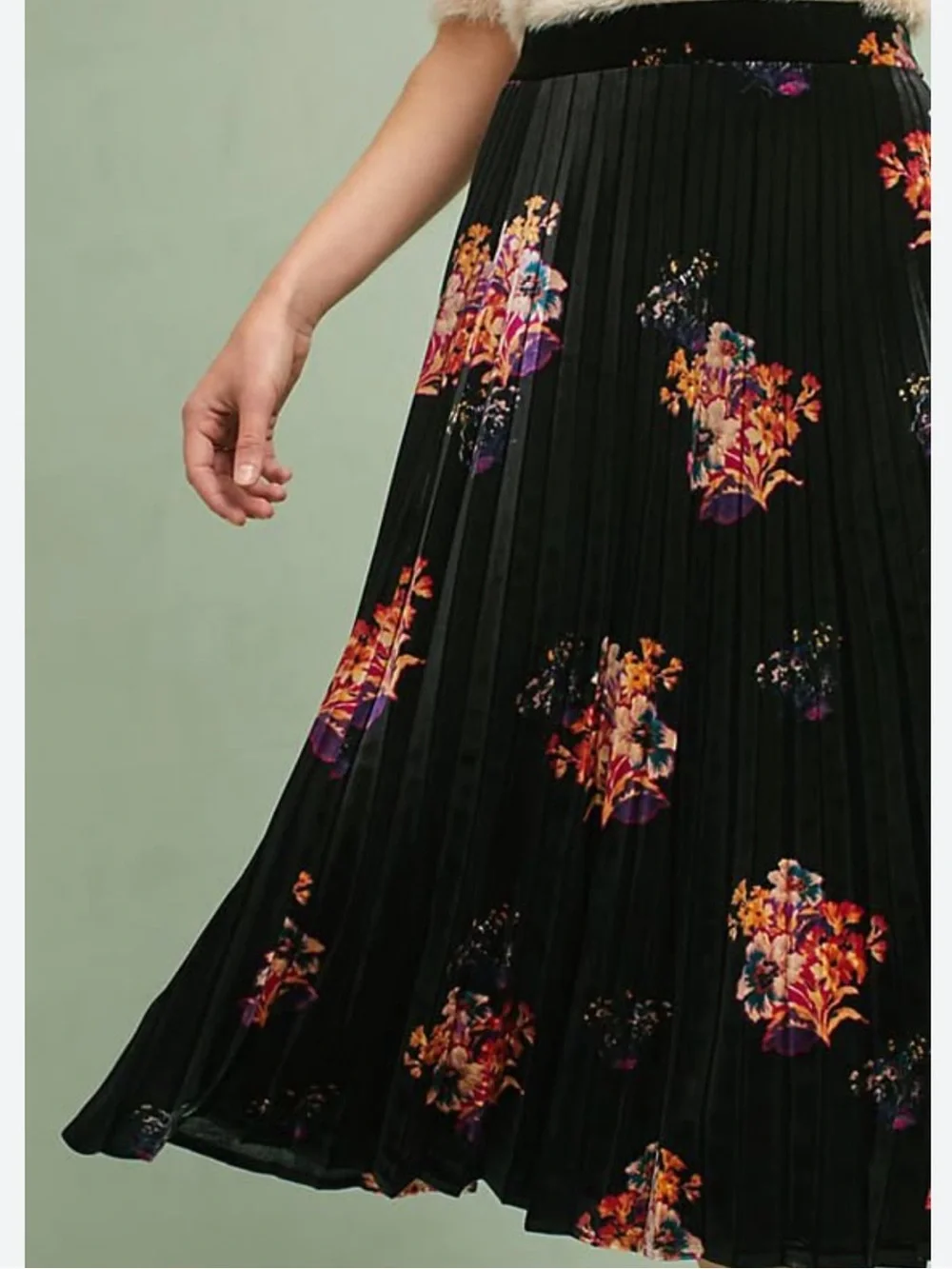 Anthropologie Maeve Black Velvet Floral Pleated Pull On Elastic Midi Skirt sz M